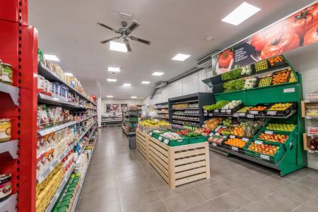 Notranjost nove Spar partner trgovine, Foto Spar
